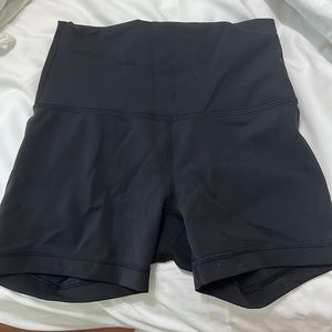 Lululemon biker shorts never worn